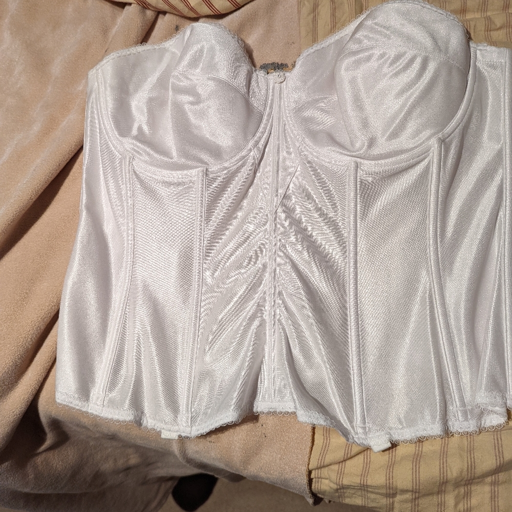 Dominique Intimate Apparel Juliet Bustier Style 8950 size 42D White